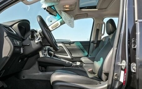 Mitsubishi Montero Sport, 2022 год, 3 990 000 рублей, 6 фотография