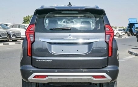 Mitsubishi Montero Sport, 2022 год, 3 990 000 рублей, 21 фотография