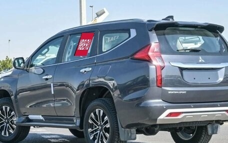 Mitsubishi Montero Sport, 2022 год, 3 990 000 рублей, 10 фотография