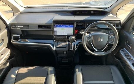 Honda Stepwgn IV, 2021 год, 2 050 000 рублей, 23 фотография
