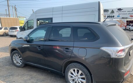 Mitsubishi Outlander III рестайлинг 3, 2013 год, 1 500 000 рублей, 3 фотография