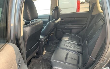 Mitsubishi Outlander III рестайлинг 3, 2013 год, 1 500 000 рублей, 7 фотография