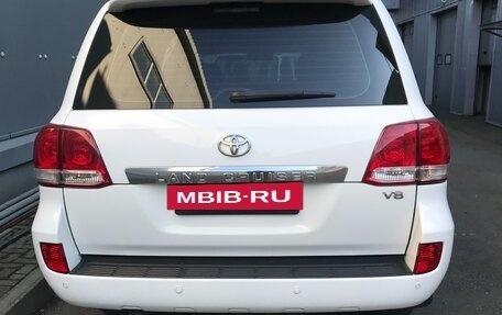 Toyota Land Cruiser 200, 2011 год, 3 400 000 рублей, 7 фотография