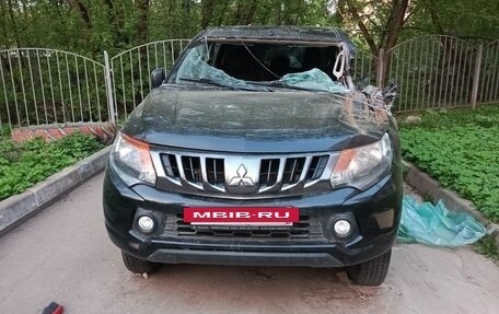Mitsubishi L200 IV рестайлинг, 2017 год, 1 050 000 рублей, 2 фотография