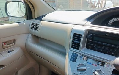Toyota Raum I, 2003 год, 570 000 рублей, 1 фотография