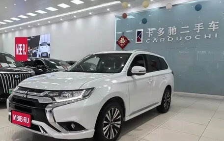 Mitsubishi Outlander III рестайлинг 3, 2021 год, 1 860 888 рублей, 1 фотография