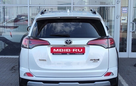 Toyota RAV4, 2018 год, 2 199 000 рублей, 4 фотография