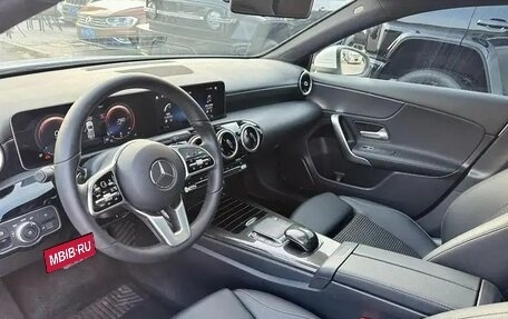Mercedes-Benz A-Класс, 2020 год, 1 910 000 рублей, 5 фотография