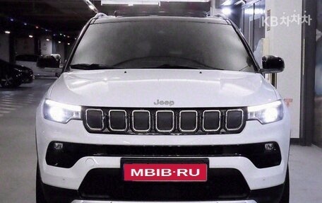 Jeep Compass II, 2022 год, 2 520 000 рублей, 1 фотография