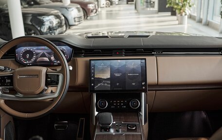 Land Rover Range Rover IV рестайлинг, 2023 год, 18 800 000 рублей, 10 фотография
