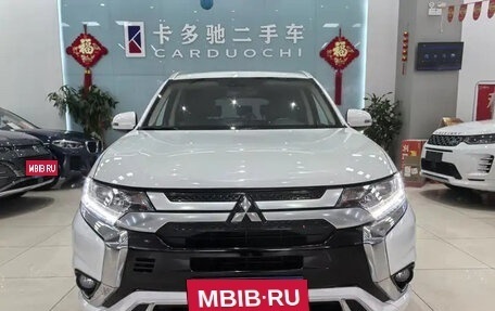 Mitsubishi Outlander III рестайлинг 3, 2021 год, 1 860 888 рублей, 3 фотография