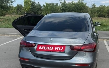 Mercedes-Benz E-Класс, 2022 год, 3 000 000 рублей, 6 фотография