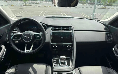 Jaguar E-Pace, 2024 год, 3 297 000 рублей, 4 фотография