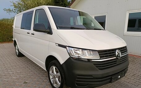 Volkswagen Transporter T6 рестайлинг, 2022 год, 3 000 000 рублей, 6 фотография