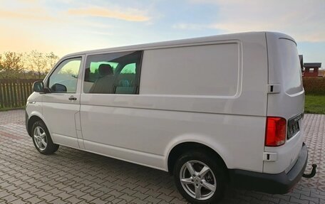 Volkswagen Transporter T6 рестайлинг, 2022 год, 3 000 000 рублей, 12 фотография