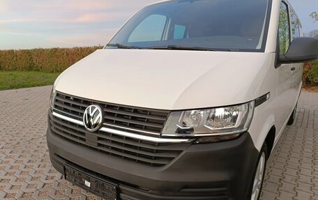 Volkswagen Transporter T6 рестайлинг, 2022 год, 3 000 000 рублей, 20 фотография