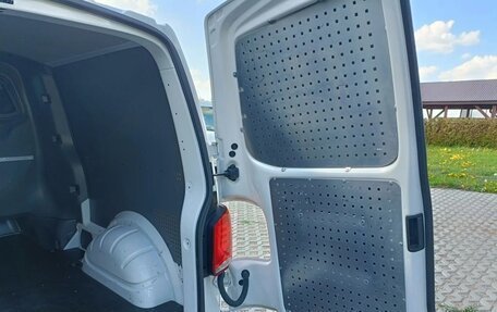 Volkswagen Transporter T6 рестайлинг, 2022 год, 3 000 000 рублей, 29 фотография