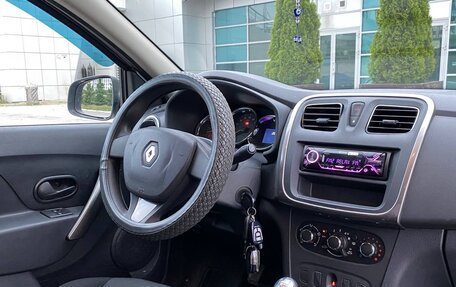 Renault Logan II, 2016 год, 765 990 рублей, 4 фотография