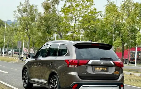 Mitsubishi Outlander III рестайлинг 3, 2021 год, 1 662 888 рублей, 5 фотография