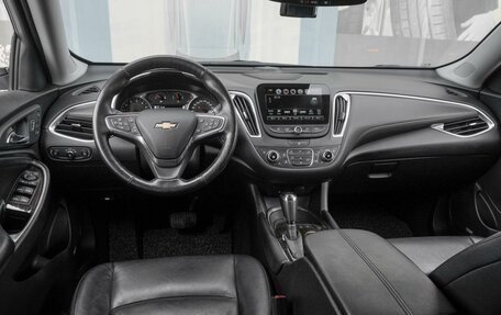 Chevrolet Malibu IX, 2018 год, 1 785 000 рублей, 6 фотография
