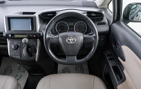 Toyota Wish II, 2010 год, 1 299 000 рублей, 13 фотография