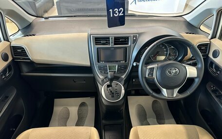 Toyota Ractis II, 2013 год, 899 999 рублей, 16 фотография