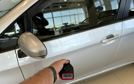 Toyota Ractis II, 2013 год, 899 999 рублей, 21 фотография