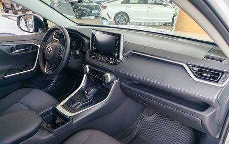 Toyota RAV4, 2021 год, 3 590 000 рублей, 13 фотография