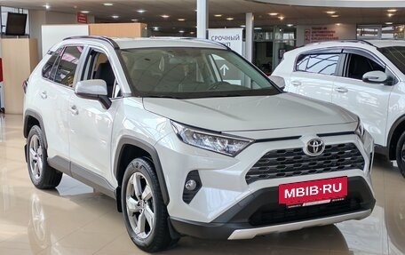 Toyota RAV4, 2021 год, 3 590 000 рублей, 3 фотография