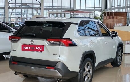 Toyota RAV4, 2021 год, 3 590 000 рублей, 4 фотография
