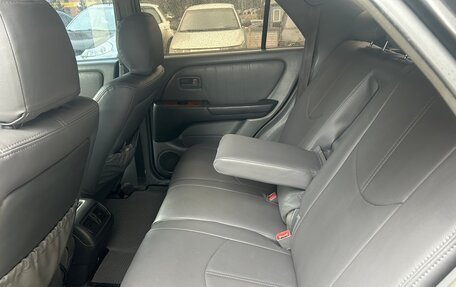Lexus RX IV рестайлинг, 1999 год, 850 000 рублей, 9 фотография
