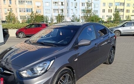 Hyundai Solaris II рестайлинг, 2012 год, 565 000 рублей, 4 фотография