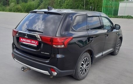 Mitsubishi Outlander III рестайлинг 3, 2018 год, 2 230 000 рублей, 3 фотография