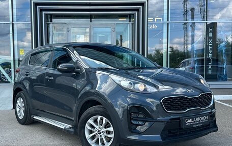KIA Sportage IV рестайлинг, 2020 год, 2 100 000 рублей, 3 фотография