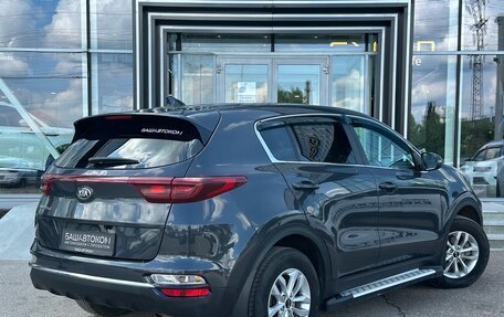 KIA Sportage IV рестайлинг, 2020 год, 2 100 000 рублей, 4 фотография