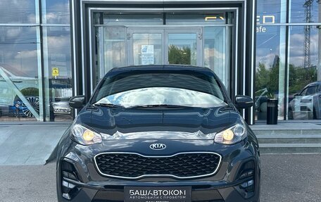 KIA Sportage IV рестайлинг, 2020 год, 2 100 000 рублей, 2 фотография