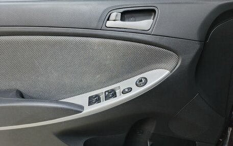 Hyundai Solaris II рестайлинг, 2012 год, 899 000 рублей, 19 фотография