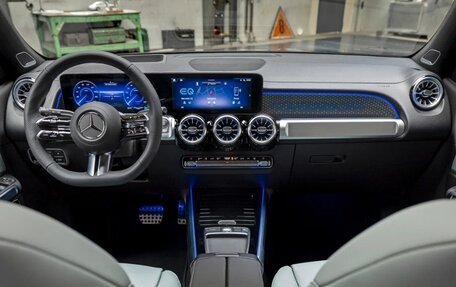 Mercedes-Benz EQB, 2024 год, 5 000 000 рублей, 8 фотография