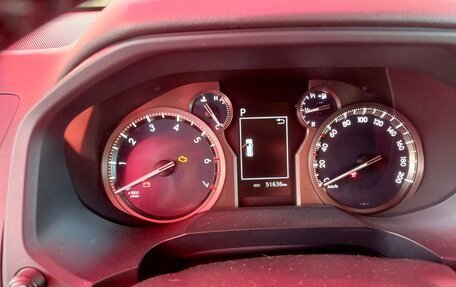Toyota Land Cruiser Prado 150 рестайлинг 2, 2022 год, 6 200 000 рублей, 12 фотография