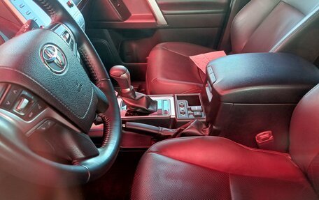 Toyota Land Cruiser Prado 150 рестайлинг 2, 2022 год, 6 200 000 рублей, 6 фотография