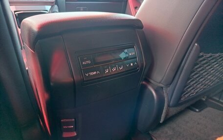 Toyota Land Cruiser Prado 150 рестайлинг 2, 2022 год, 6 200 000 рублей, 3 фотография