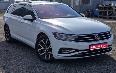 Volkswagen Passat B8 рестайлинг, 2020 год, 2 390 000 рублей, 1 фотография