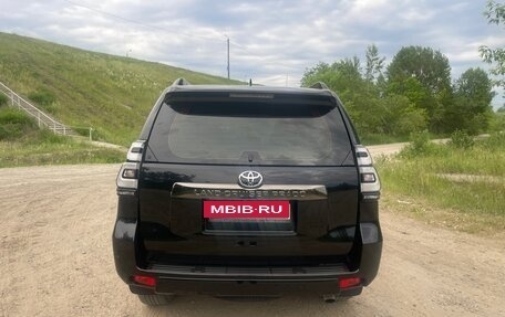 Toyota Land Cruiser Prado 150 рестайлинг 2, 2021 год, 6 300 000 рублей, 4 фотография