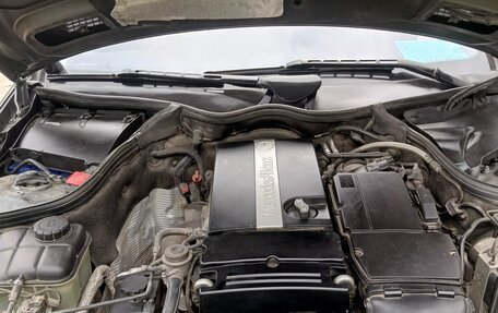 Mercedes-Benz CLK-Класс, 2004 год, 1 100 000 рублей, 8 фотография