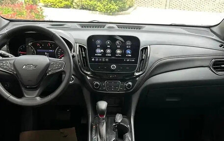 Chevrolet Equinox III, 2022 год, 1 900 400 рублей, 6 фотография