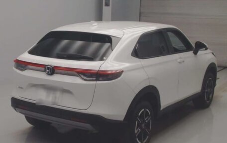 Honda Vezel, 2022 год, 2 190 000 рублей, 2 фотография