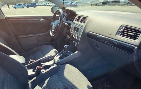 Volkswagen Jetta VI, 2016 год, 1 450 000 рублей, 18 фотография