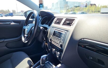 Volkswagen Jetta VI, 2016 год, 1 450 000 рублей, 30 фотография