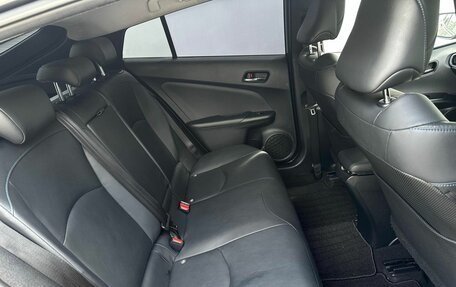 Toyota Prius IV XW50, 2016 год, 1 760 000 рублей, 10 фотография