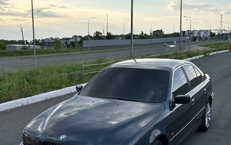 BMW 5 серия, 2002 год, 650 000 рублей, 1 фотография